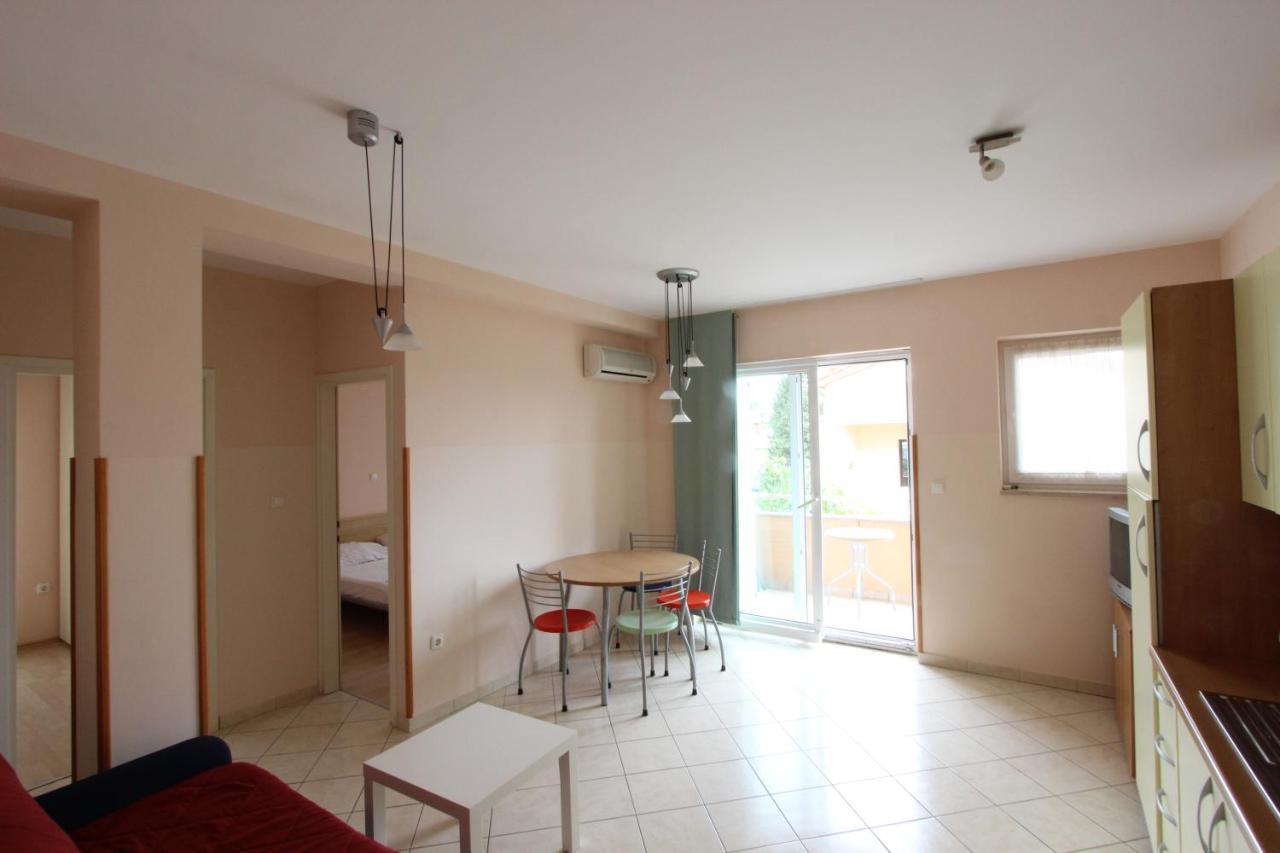 Apartments Miriam เปรมันตูรา ภายนอก รูปภาพ