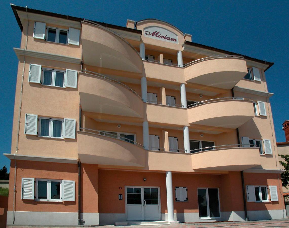 Apartments Miriam เปรมันตูรา ภายนอก รูปภาพ