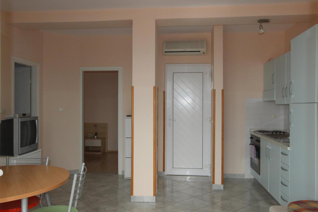 Apartments Miriam เปรมันตูรา ภายนอก รูปภาพ