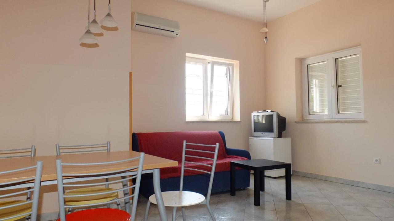 Apartments Miriam เปรมันตูรา ภายนอก รูปภาพ