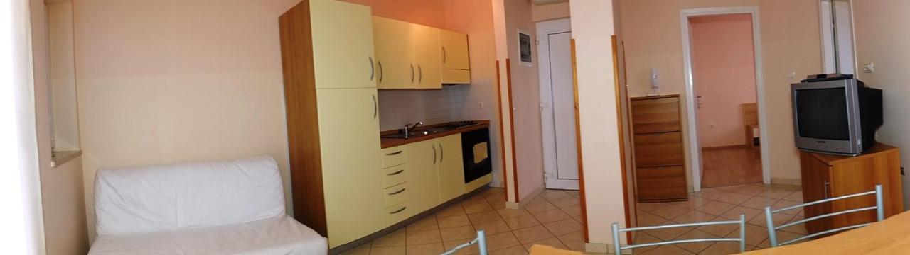 Apartments Miriam เปรมันตูรา ภายนอก รูปภาพ